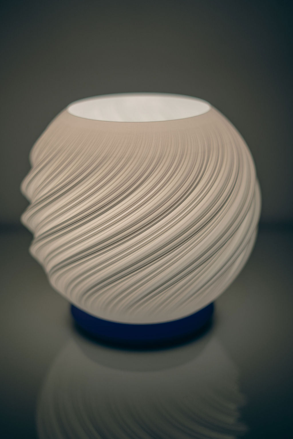 Lampa Orbe design sferic elegant